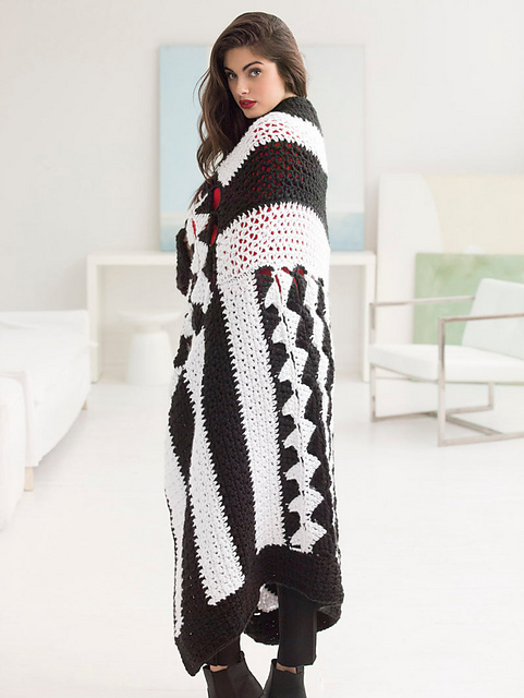Graphic Black And White Afghan