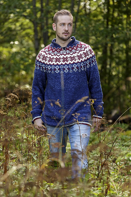 92069. PATRIKS MÖNSTERSTICKADE SPORTTRÖJA