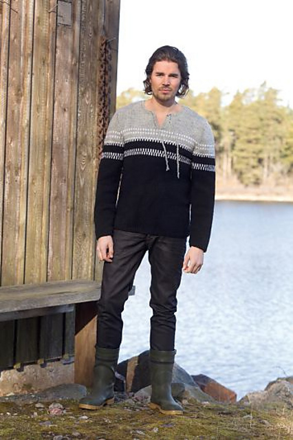 91116. COOL TRÖJA MED MÖNSTERBÅRD