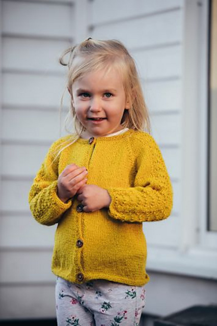 Höstpromenad - child cardigan