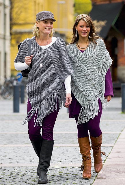 Rätstickad poncho med eller utan flätor