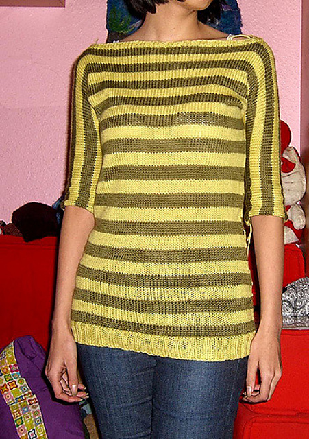 04 Sweater with Batwing Sleeves & Stripes
