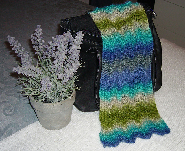 Scallop Pattern Scarf