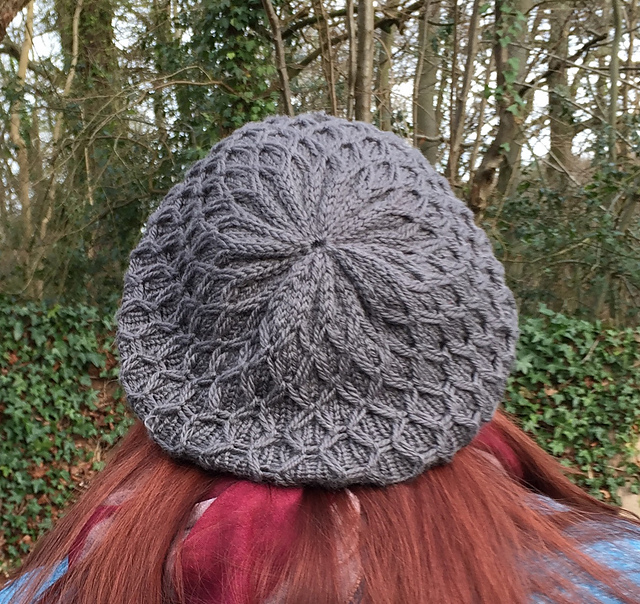 Diamond Lattice Hat