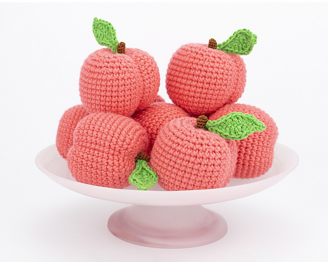 Ravelry: Peach with Leaf pattern by Tatiana Vishnevsky