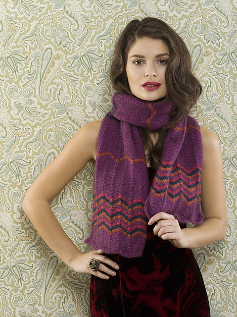 STRIPED CHEVRON SCARF