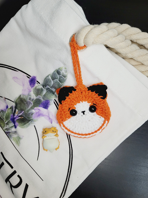 Foxy pouch