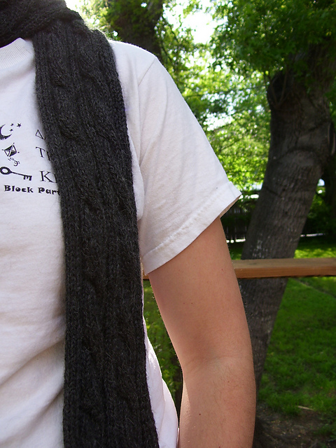 Elongated Cables Scarf