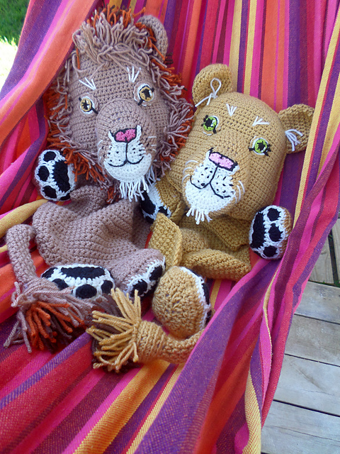 Leopold and Lenore Lion Blankies (RET)