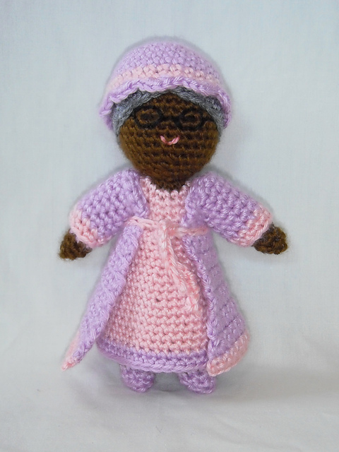 Granny: Amigurumi Doll
