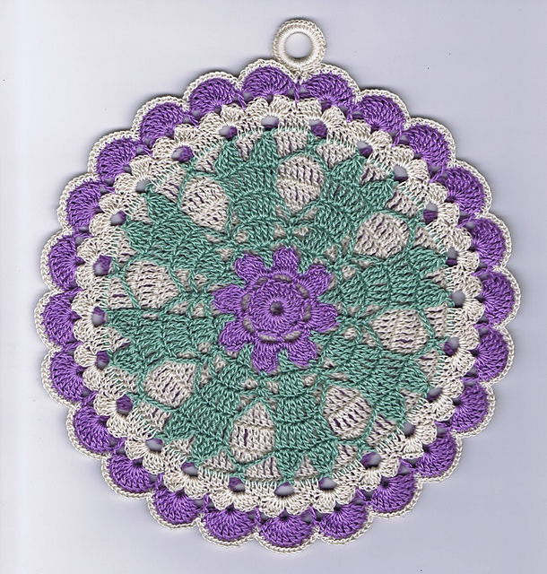 Round Flower Potholder