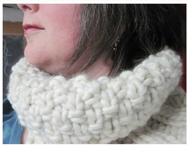 Ravelry: Soft and Chunky Cowl pattern by Jennifer Campbell