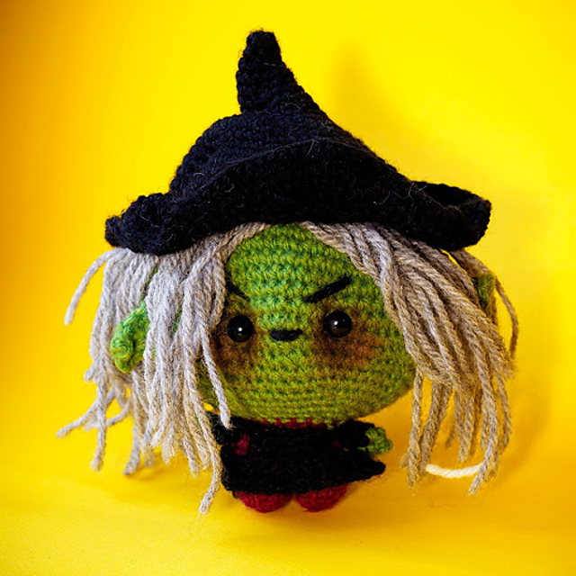 Amigurumi evil witch