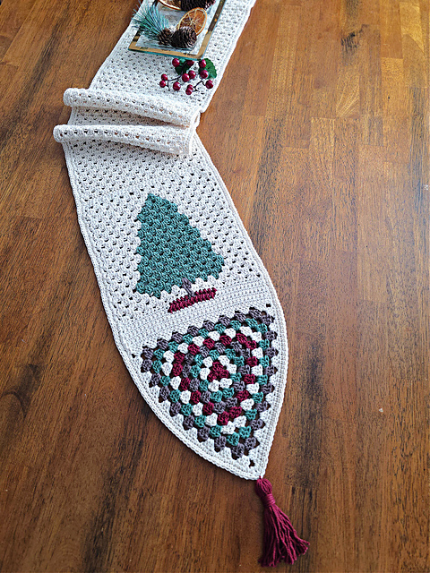Christmas Table Runner