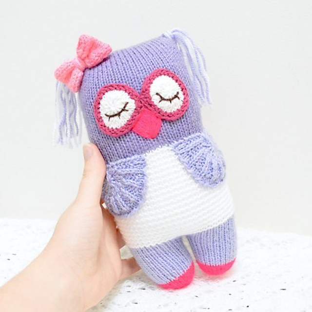 Large Knot Forgotten Knit Owl