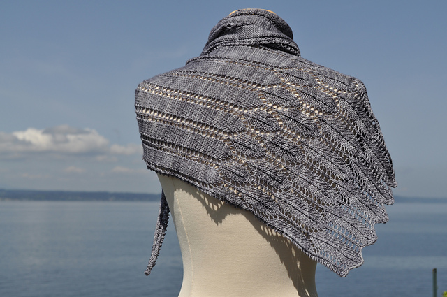 Aloft Shawlette