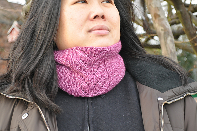 Queen Anne Cowl -Fingering/Sock Weight Version