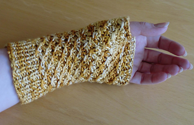 Turmeric Fingerless Gloves