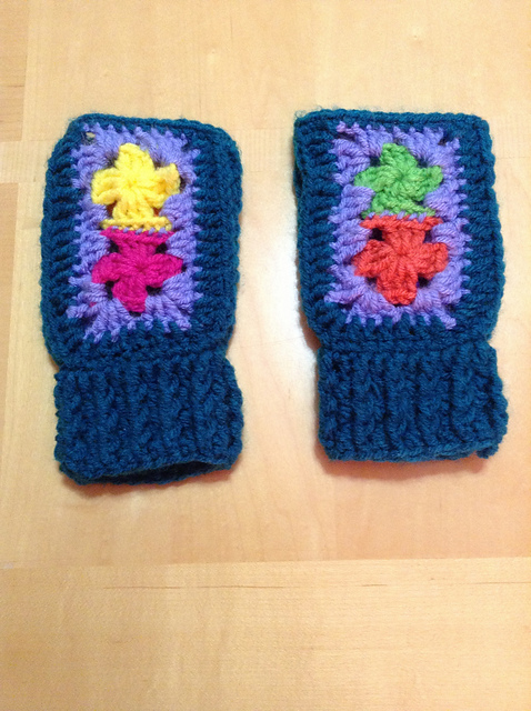Girls' Wrist Warmers