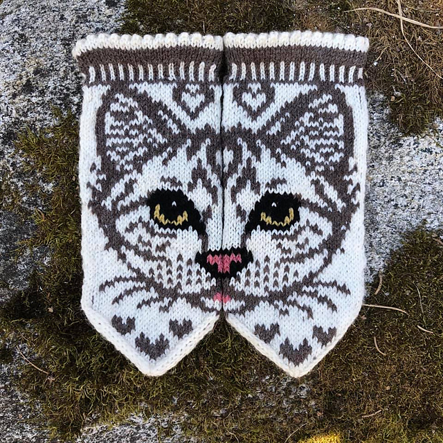 Britney mittens