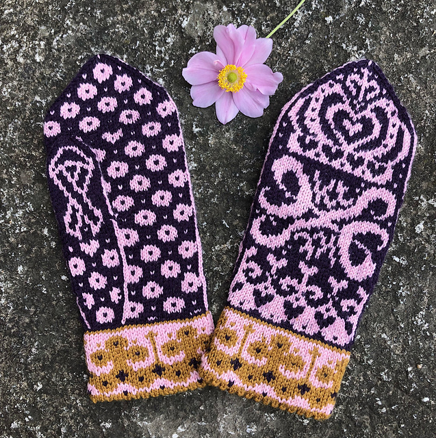 Queenie-Knits for Tits 2021