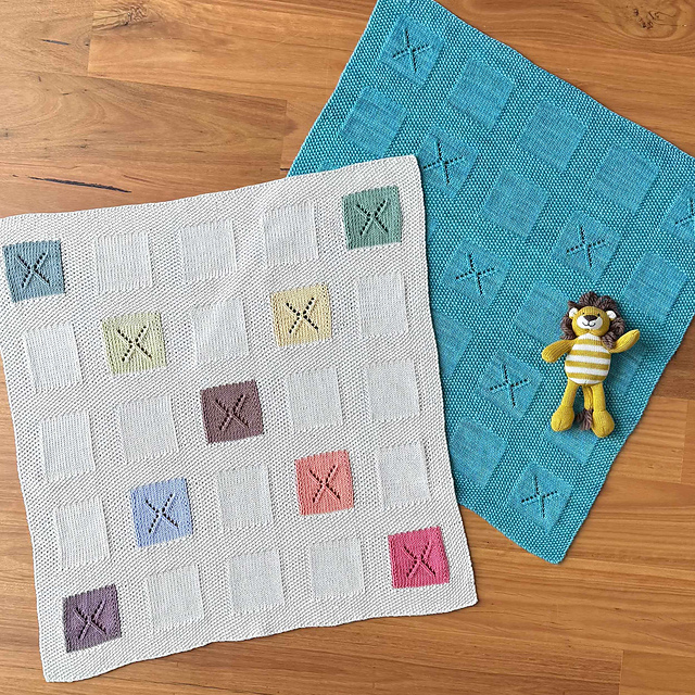 Kiss Kiss Kiss Blanket