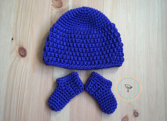Newborn Hat and Booties