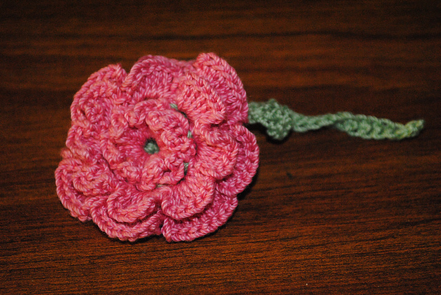 Ravelry: Rose With Stem pattern by Jessica Elisabeth