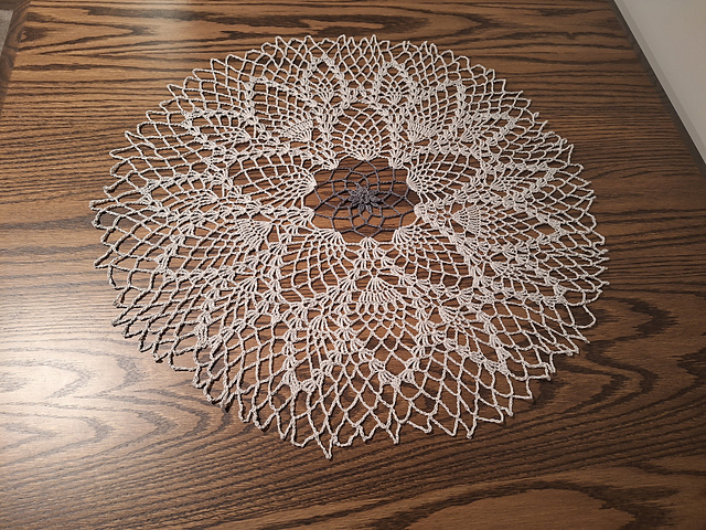 Pineapple Doily 22"