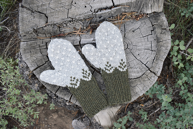 Snowy Mittens