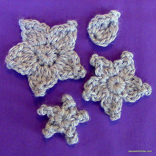 Picot Flowers and Leaf