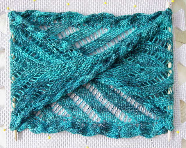 Ravelry Lace Tranquility Moebius pattern by Iris Schreier