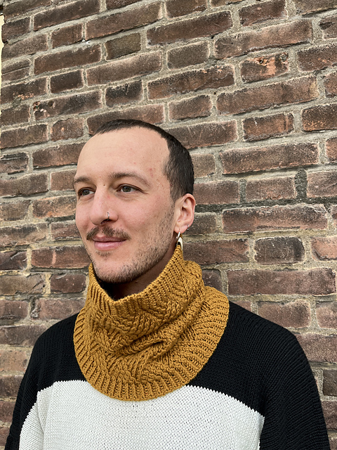 Does Diamonds Cowl