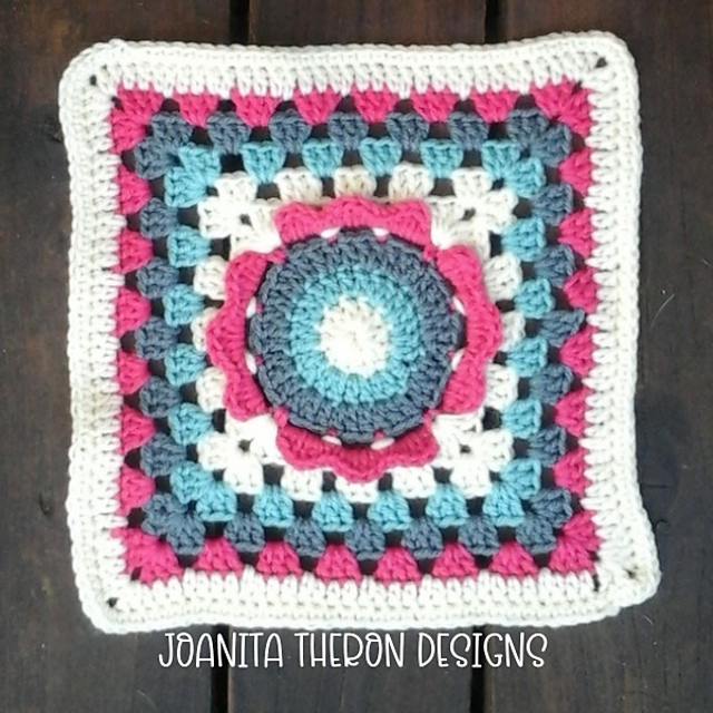 Framed Circle Granny Square
