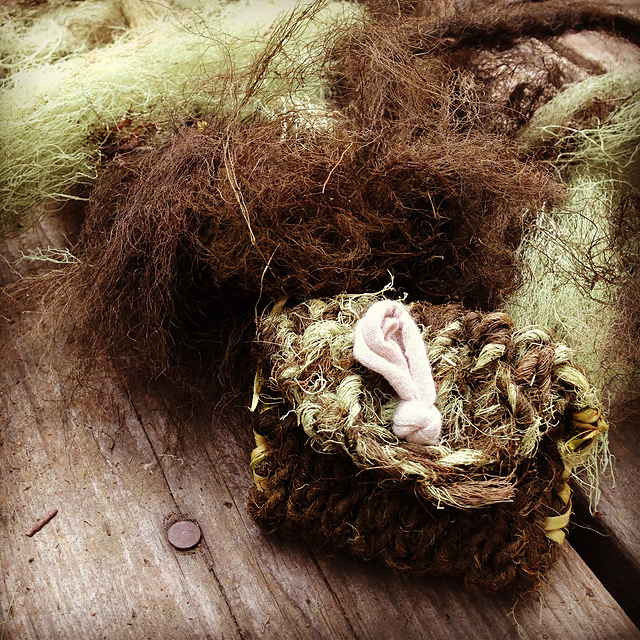 Quillian Moss Pouch