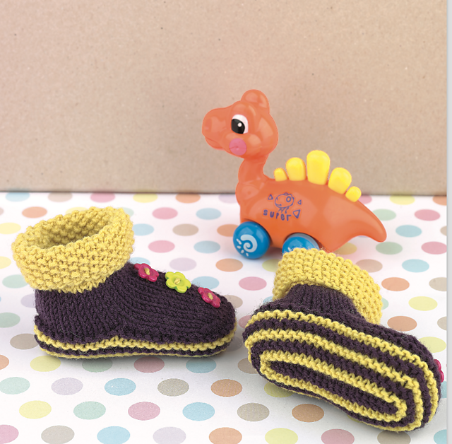 Two Color Seed Stitch Booties
