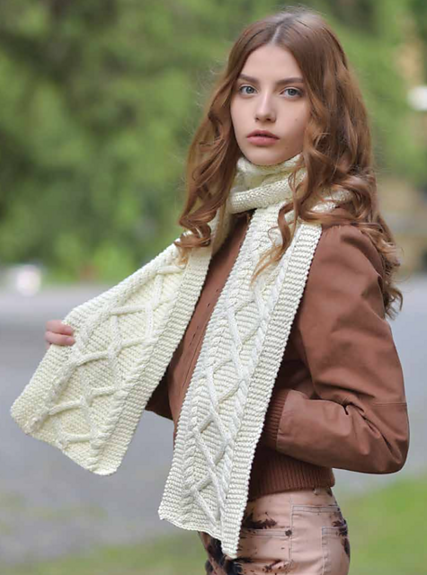Diamond Cable Scarf