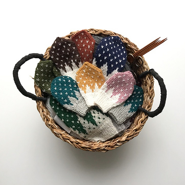 Circus mitten mini
