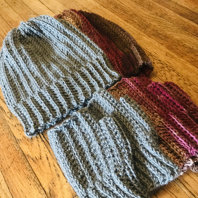 Vertical Braids Fingerless Gloves/Beanie