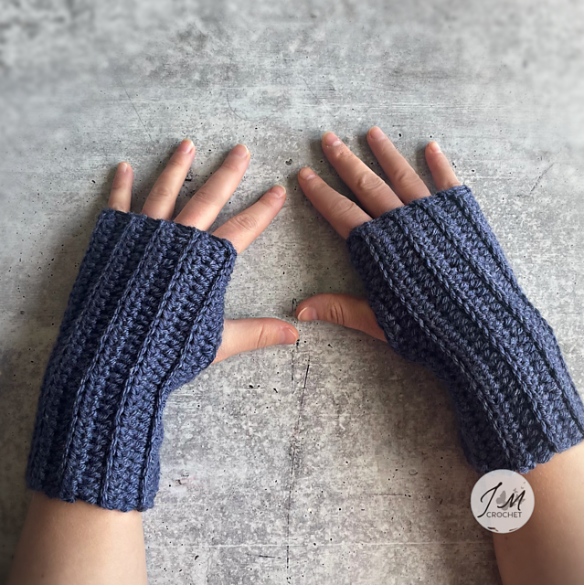Easiest Ever Fingerless Gloves
