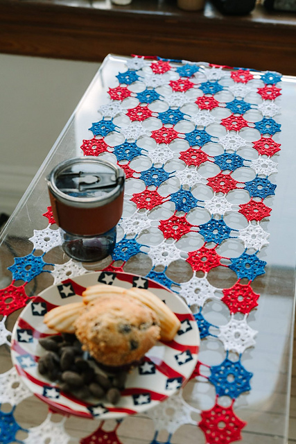 Treble Linked Stars Runner