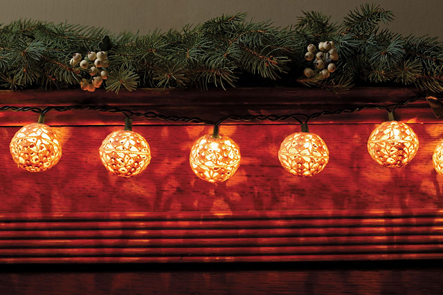 Lighted Ornament Garland