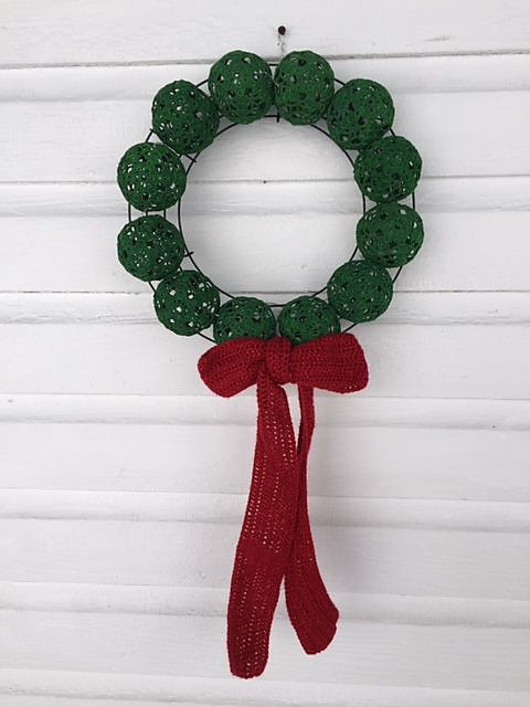 Christmas Ball Wreath