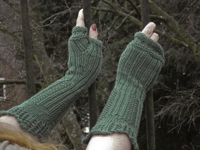 Russell Square Mitts