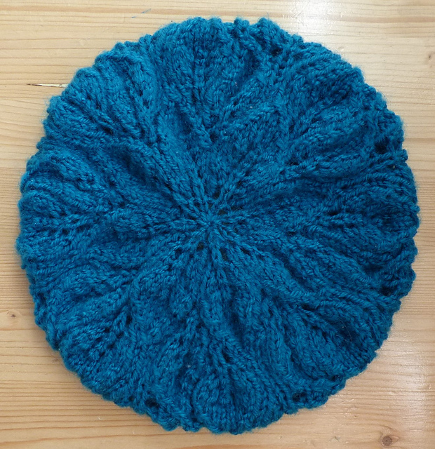 8 leaves LEAF hat