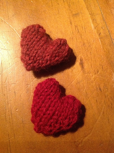 Mini Heart - Brooch or Puff