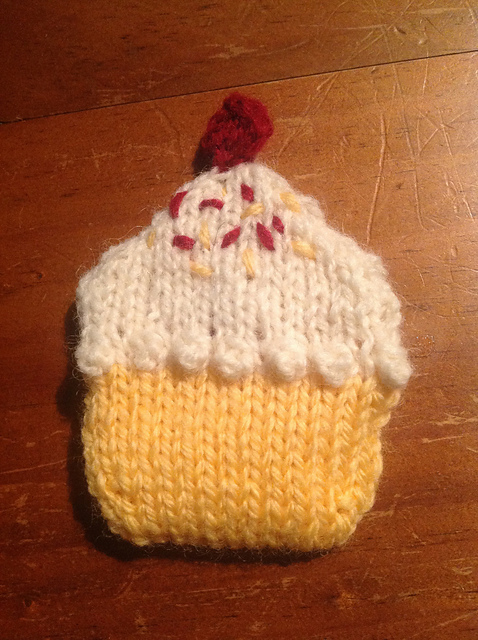 Cupcake Brooch