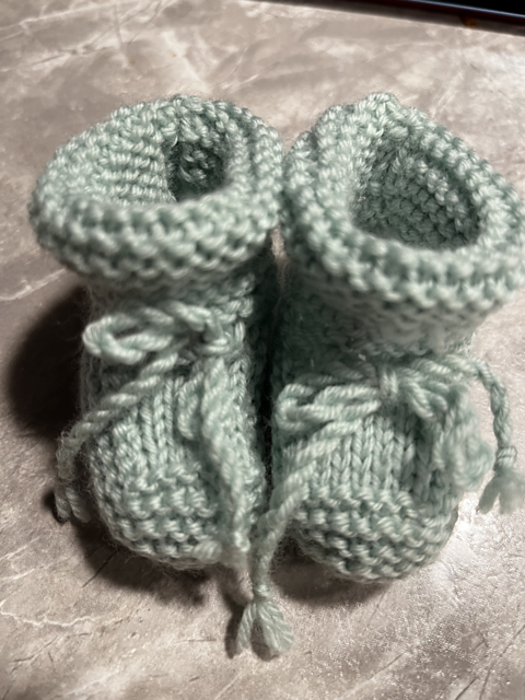 Ravelry: Simple Baby Booties pattern by The Knit Guru