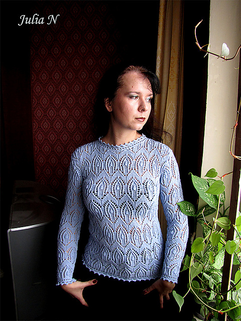 p.13 Lovely Juliet Pullover