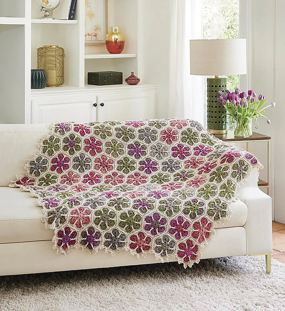 Ravelry: Modern Blanket of Flowers pattern by Julie Yeager